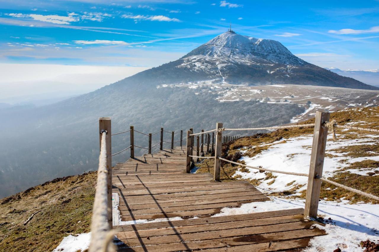 La Porte Des Volcans Blanzat Bagian luar foto
